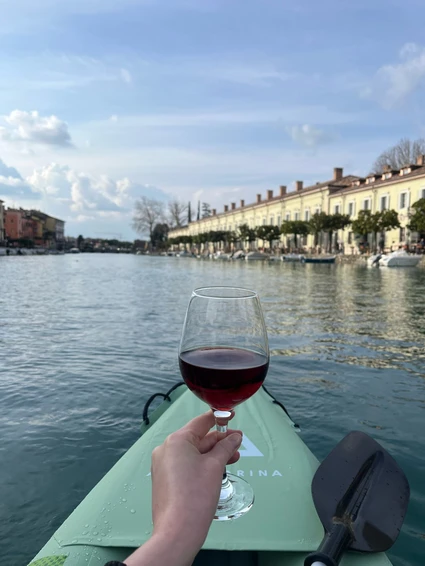 Aperitivo in Canoa a Peschiera del Garda: Tour tra le Mura UNESCO 5